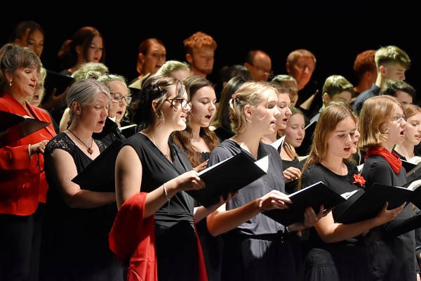 Tangomesse "Buenos Aires" unter der Leitung von David Brost - Großes Konzertprojekt Friedrich Schiller Chorverband im Bürgerhaus Backnang. BKZ-Foto: Tobias Sellmaier
