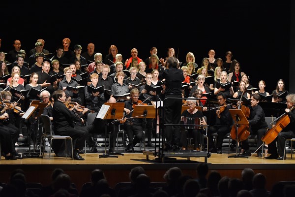 Tangomesse "Buenos Aires" unter der Leitung von David Brost - Großes Konzertprojekt Friedrich Schiller Chorverband im Bürgerhaus Backnang. BKZ-Foto: Tobias Sellmaier